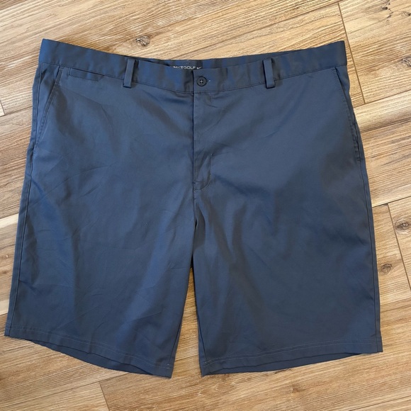 Nike Golf Shorts Standard Fit, Size 42  Dri-Fit Gray - Picture 1 of 6